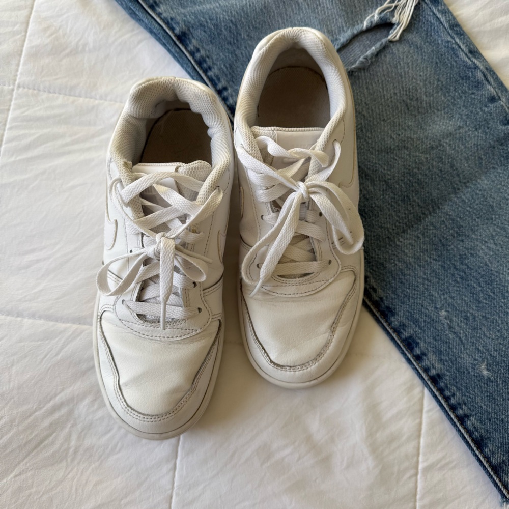 Nike Womens White Sneakers Size‎ 6.5 - Picture 8 of 8